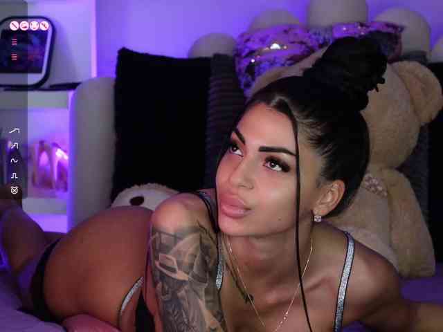 AngelaMyst's chat room