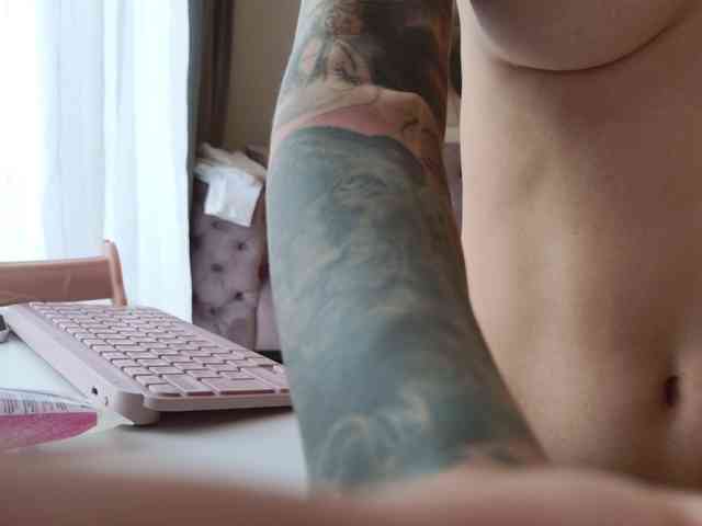 LennaGodess's chat room