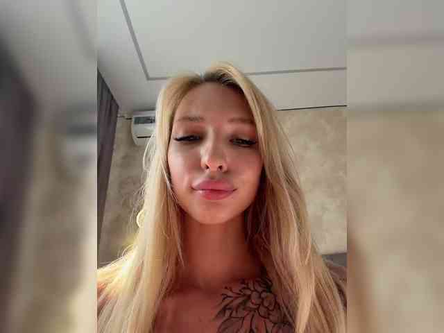 Cristi-Candy's chat room
