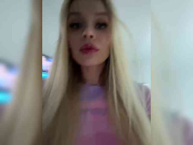 -Riviera-'s chat room