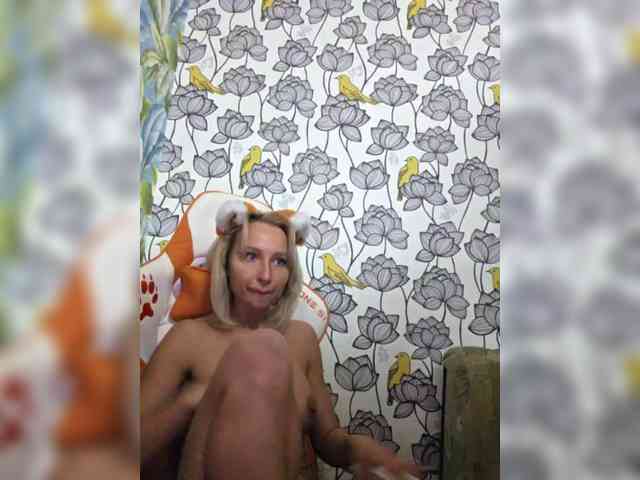 ARotikA1's chat room