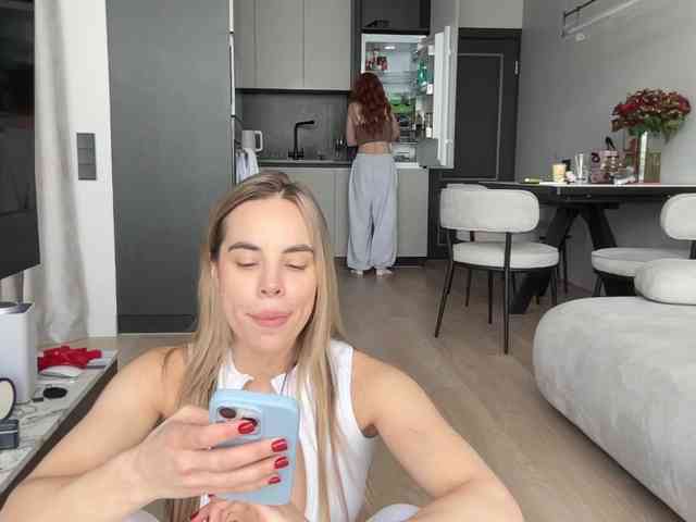 diffgirls1-1's chat room