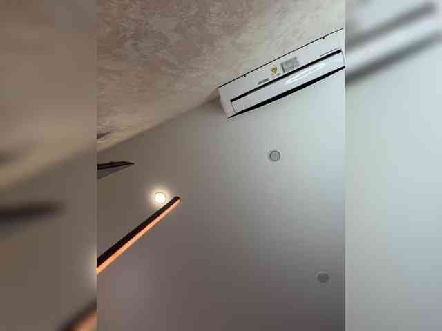 _Ellidi_'s chat room