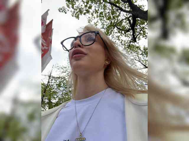 Cristi-Candy's chat room