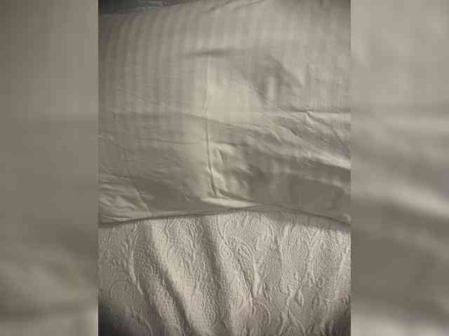 Milf_Zabava's chat room