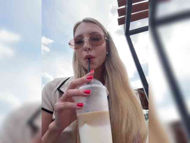 Cristi-Candy's chat room
