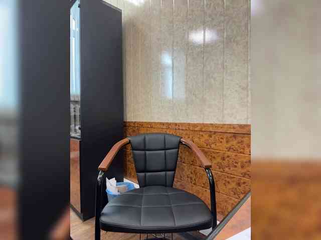 LustySass's chat room