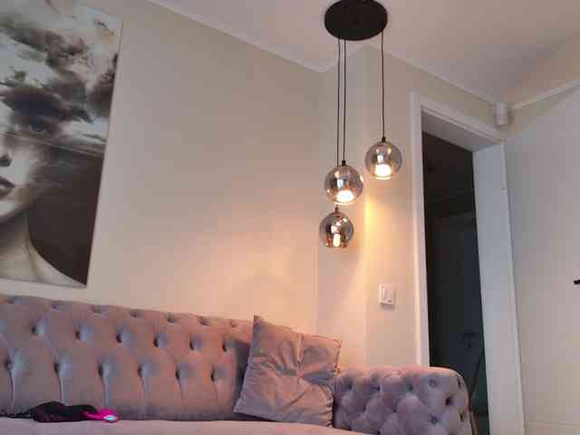 LennaGodess's chat room