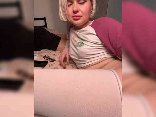 LuxPorn's chat room