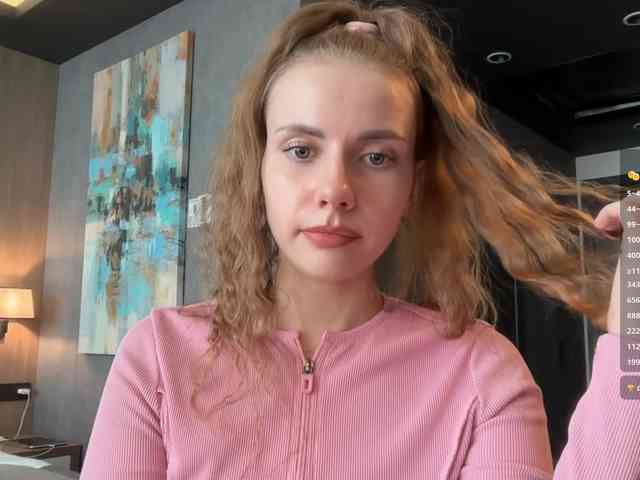 VikkiExtraCheese's chat room