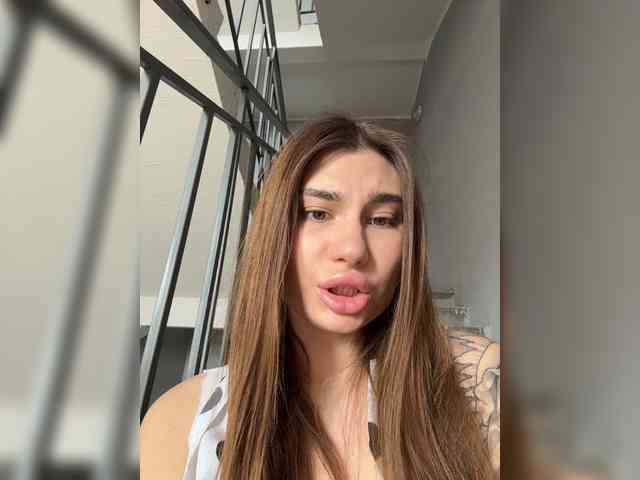 -EmilyBaby-'s chat room