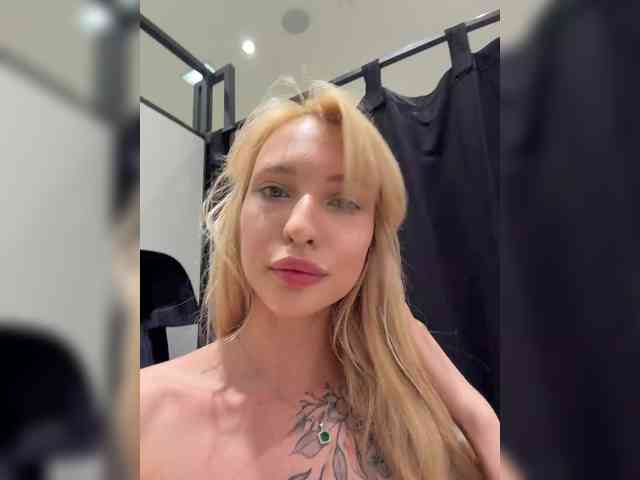 Cristi-Candy's chat room