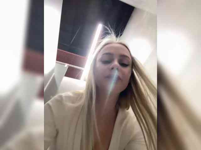 _Katrinka_'s chat room