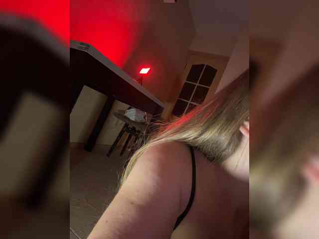 LolaSexxx's chat room