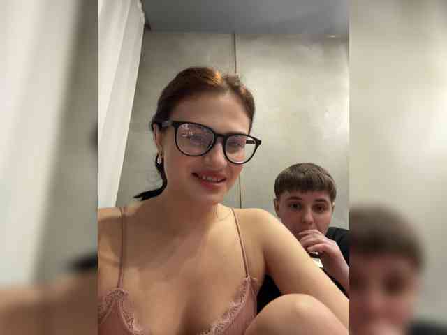 Kris-and-Vanessa's chat room