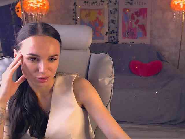 NicoleMerz's chat room