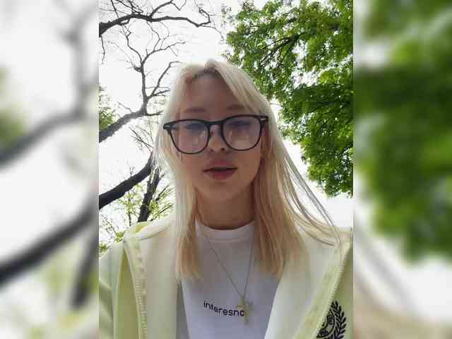 Cristi-Candy's chat room