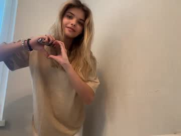 naughty_dreams_xo's chat room