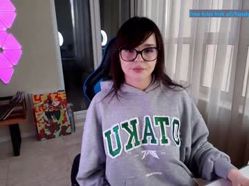 aavee's chat room