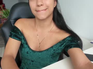 emillybrowm's chat room
