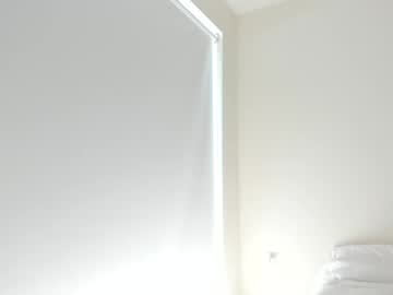 ariah_is_blonde's chat room