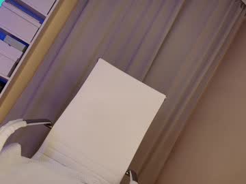 hollyextra's chat room
