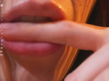 lucie_beltran's chat room