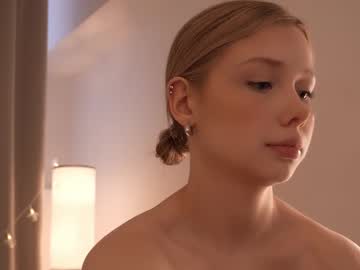 april_blush's chat room