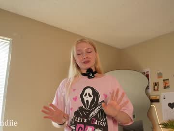 bestblondiiecb's chat room