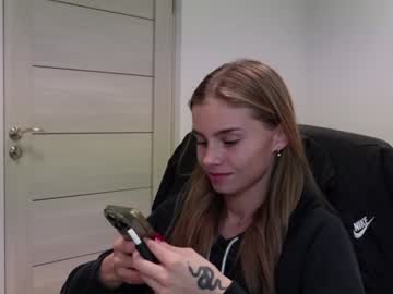 abby_laker's chat room