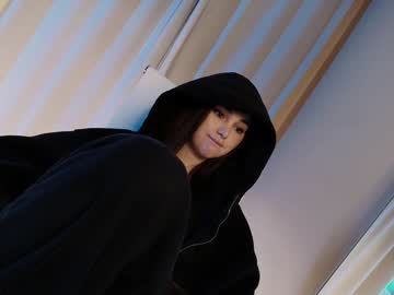 hollyextra's chat room