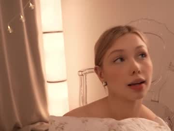 april_blush's chat room