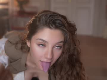 mia_elfie's chat room
