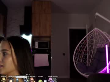 emilybatee's chat room