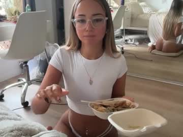 luvlivvyy's chat room