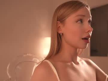 april_blush's chat room