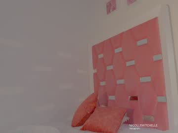nicolle_mitchelle's chat room