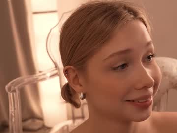 april_blush's chat room