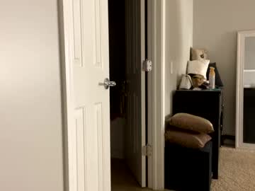sarabrust's chat room