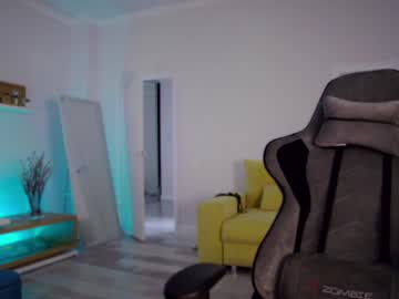 girl_next_door19's chat room