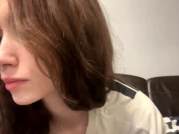 alluring_vibes_69's chat room