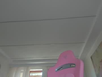 tiffanyhouston_'s chat room