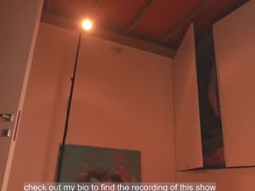 venus_in_jeans's chat room