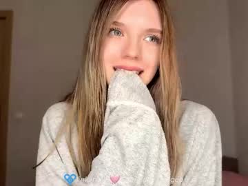 chloe_show's chat room