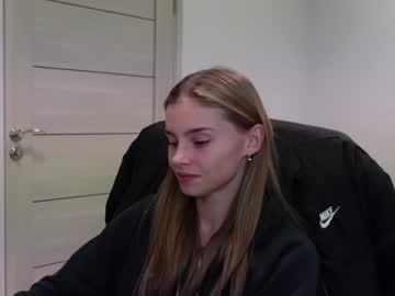 abby_laker's chat room