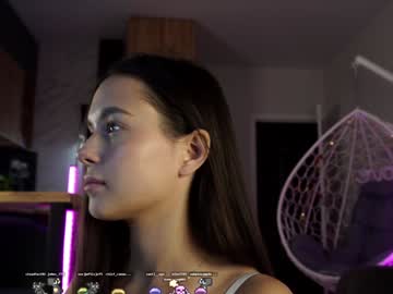 emilybatee's chat room