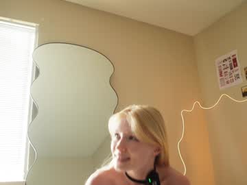 bestblondiiecb's chat room