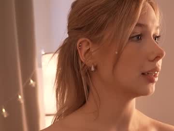april_blush's chat room