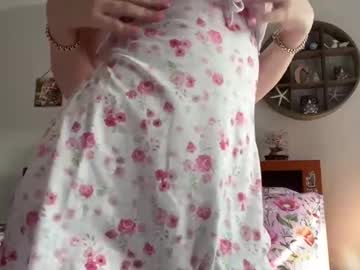 kittengirlxo's chat room