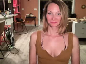 kaileeshy's chat room